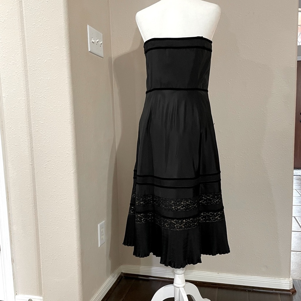 Ann Taylor LOFT black strapless party dress. Size 10.